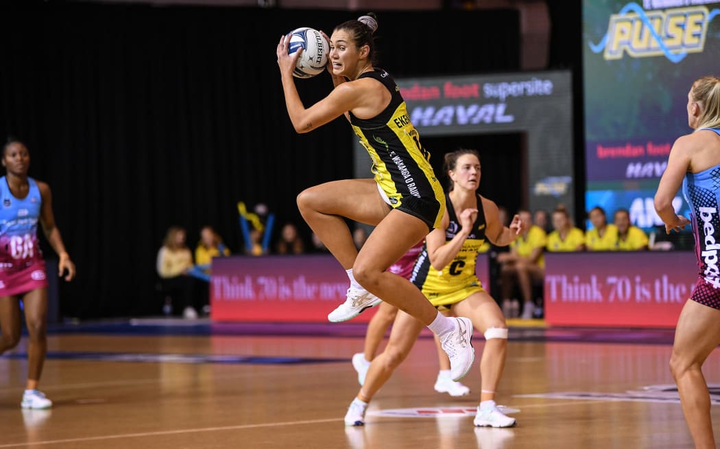Ameliaranne Ekenasio.
Central Pulse v Southern Steel. ANZ Premiership Netball. Auckland Netball Centre, Saturday 4 July 2020. Â© Copyright image by Andrew Cornaga / www.photosport.nz