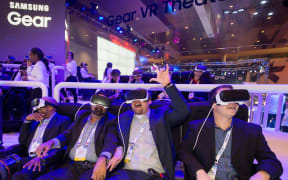 VR