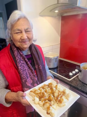 Mabel's nana with her Faikakai Tōpai