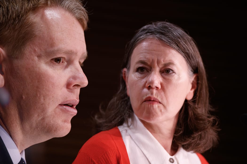 07102021 PHOTO: ROBERT KITCHIN/STUFF
L-R:  
Covid response minister Chris Hipkins, and Director of Public Health Dr Caroline McElnay  brief the public in the daily 1pm Covid Update at Parliament.