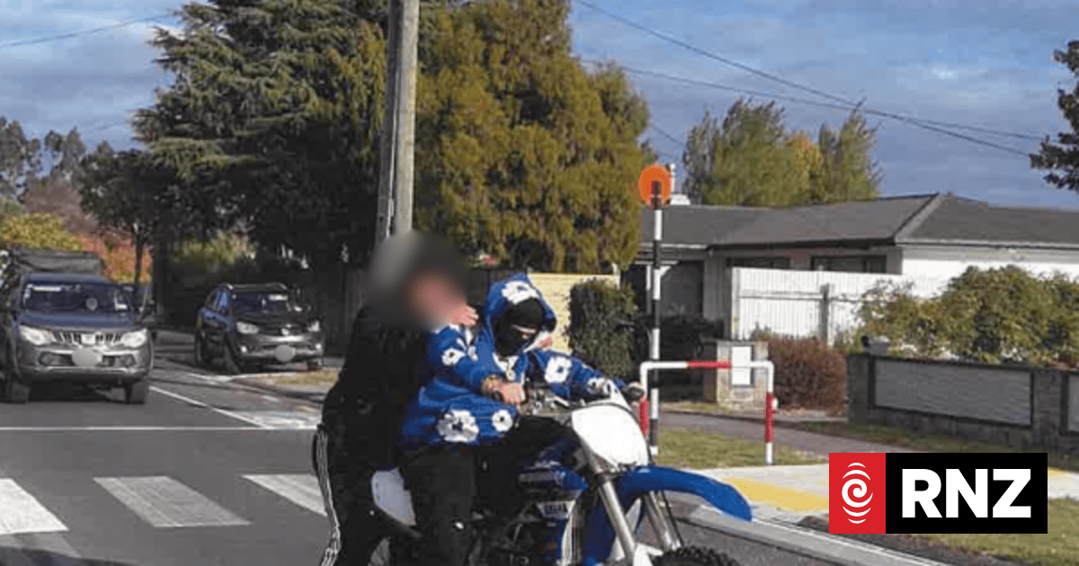 Police seek identity of man after Taupō crash left pedestrian injured