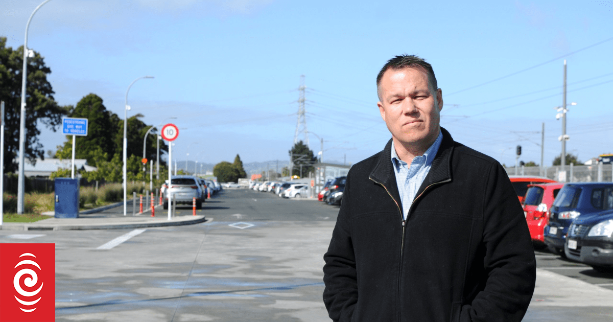 Irresponsible pet owners should face harsher punishments, councillor says