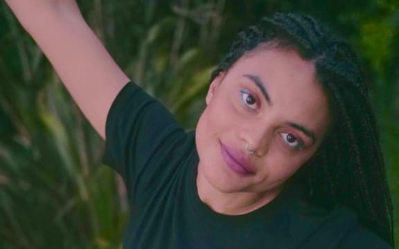 New Zealand singer Estère