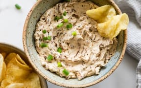 Homemade Kiwi Onion Dip