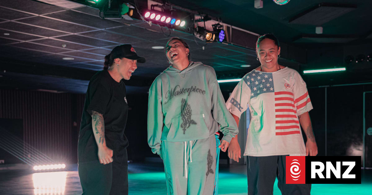 Samoan hip-hop dance family goes international | RNZ