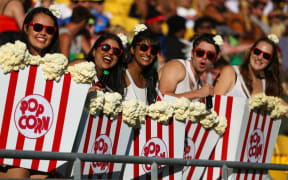 Seven fans party like pop corn.