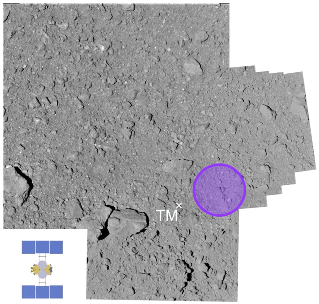 Earlier images of the touchdown site show no discolouration