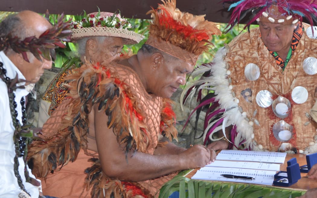 Kaumaiti Nui, Travel Tou Ariki signs He Whakaputanga Moana calling for toora to be granted legal personhood