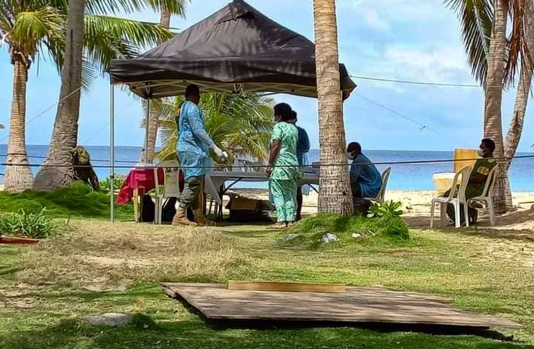 Health officers assist Buliya villagers in Kadavu.