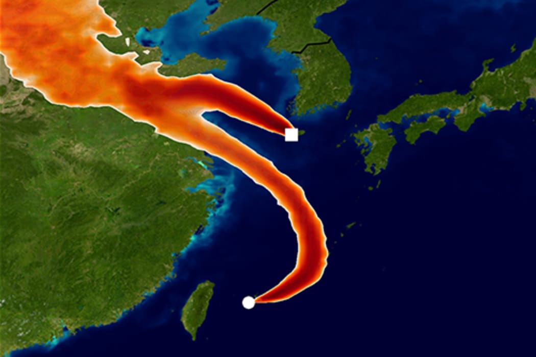 Simulated atmospheric transport of CFC-11 to the Gosan and Hateruma monitoring sites using the Met Office NAME model. The colours show areas where emission sources would strongly impact the CFC-11 measurements for one day in December 2014.
