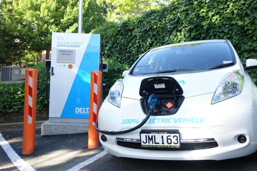 A car charges at a Dunedin charging station.
