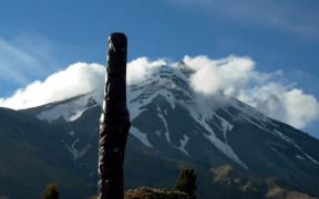 Taranaki Maunga and pou, a declaration of interconnection between humans and ancestral mountains