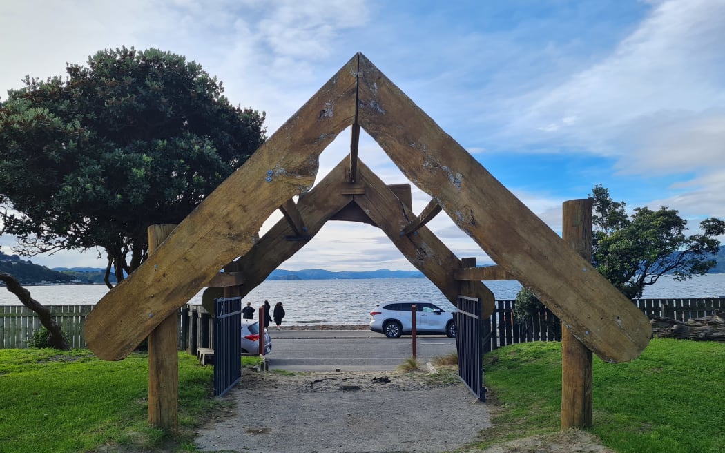 The entrance to Te Kura Kaupapa Māori o Ngā Mokopuna.