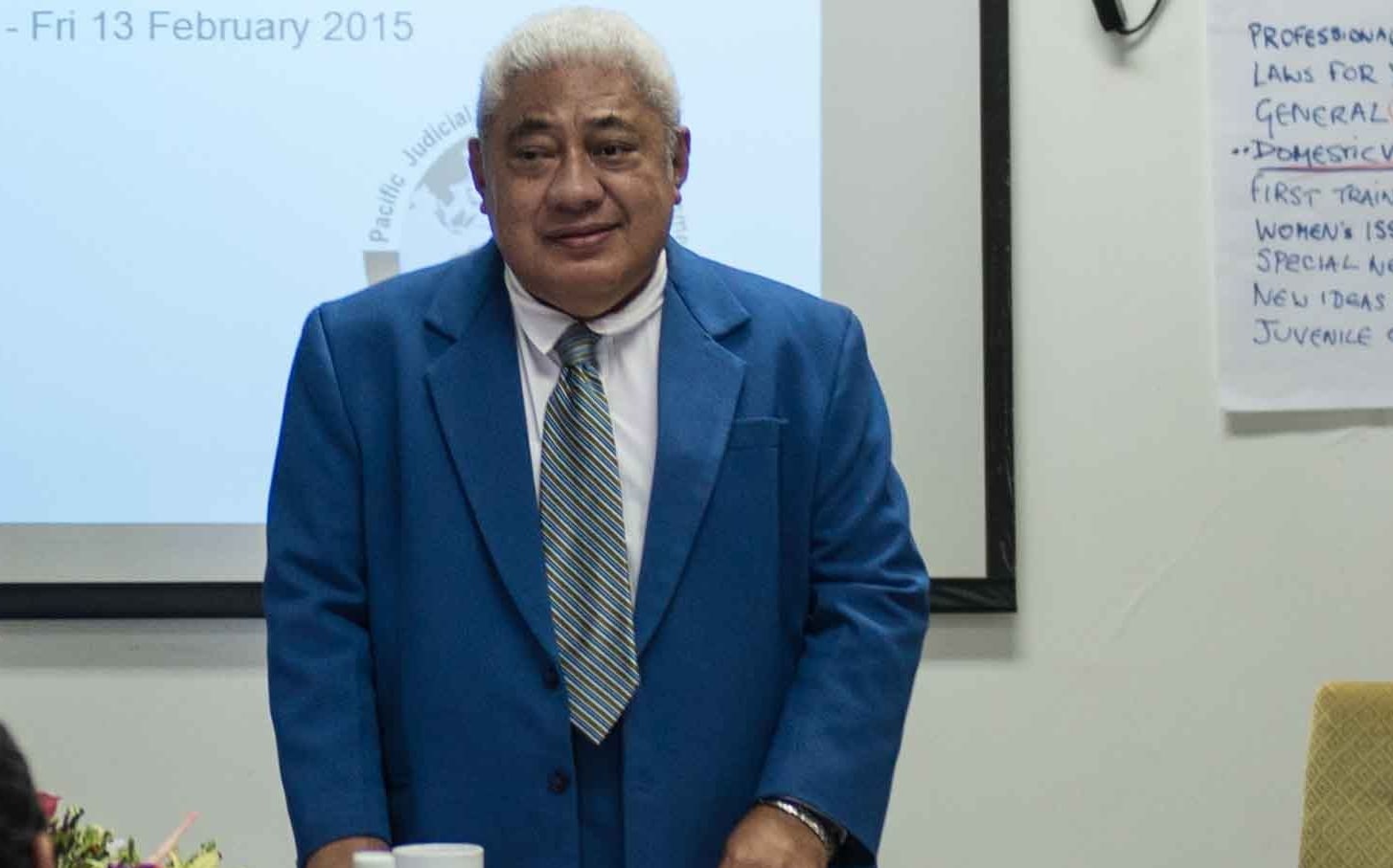Closing ceremony of the Tokelaun Judicial Orientation Course in Apia Samoa on February 13. Seated is the Ulu o Tokelau, Aliki Faipule Kuresa Nasau and standing is Samoan Chief Justice, Tiavaasue Patu Falefatu Sapolu.