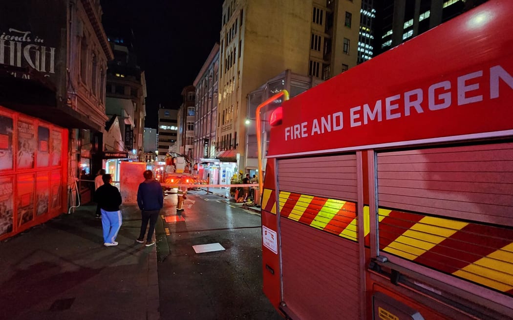 Fire crews are battling a blaze in a six-storey residential building in Auckland CBD on Tuesday.