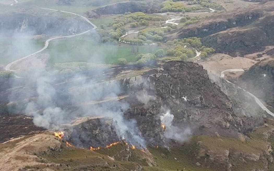 Fire around Diamond Lake