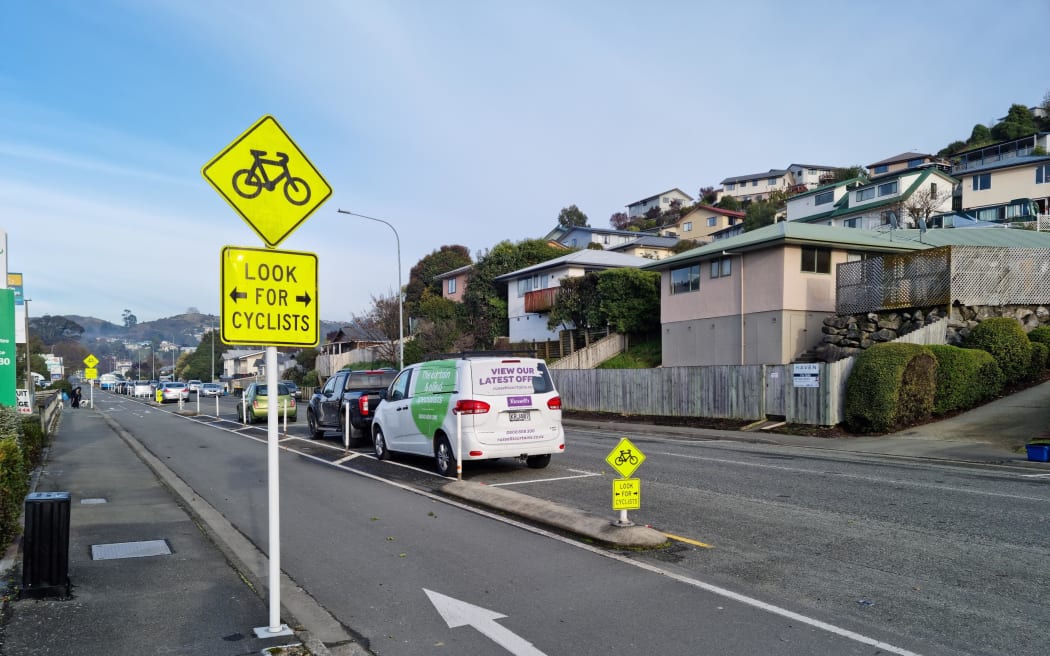 The separated cycleway on St Vincent St in Nelson.