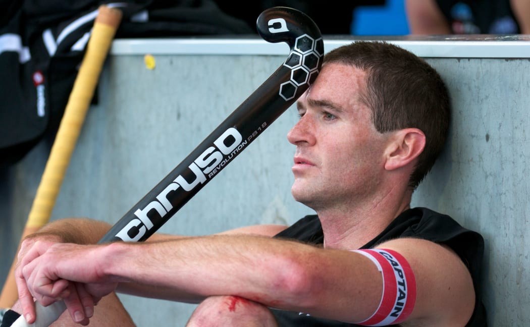 Phil Burrows has been left out of the 2016 men's Black Sticks squad.