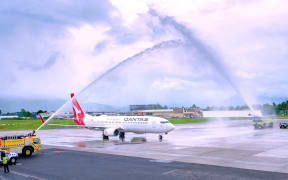 Qantas returns to Fiji