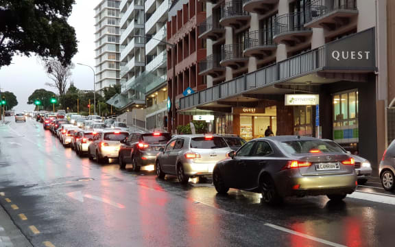 Queues of motorists trying to leave Wellington's central city during rush hour after a train derailment caused disruptions to public transport.