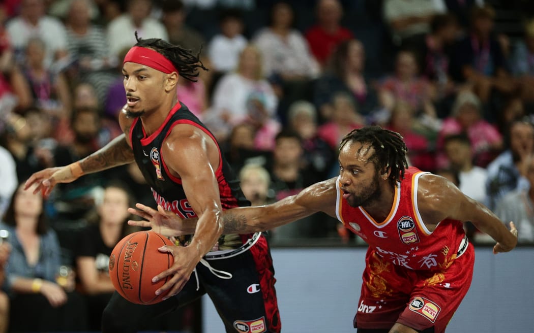 Parker Jackson-Cartwright of the Breakers \challenges Justin Robinson of the Hawks during the round 19 ANBL match between New Zealand Breakers and Illawarra Hawks  at Spark Arena, on Friday, February 09, 2024. Photo: David Rowland / www.photosport.nz