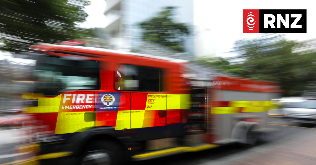 Dargaville residents told to 'stay indoors, close windows and doors' after scrub fire - Vimarsana News