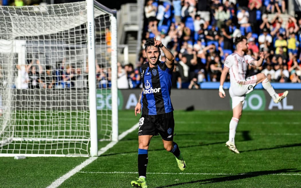 Luis Felipe Gallegos celebrates his goal, Auckland FC v Western Sydney Wanderers FC.