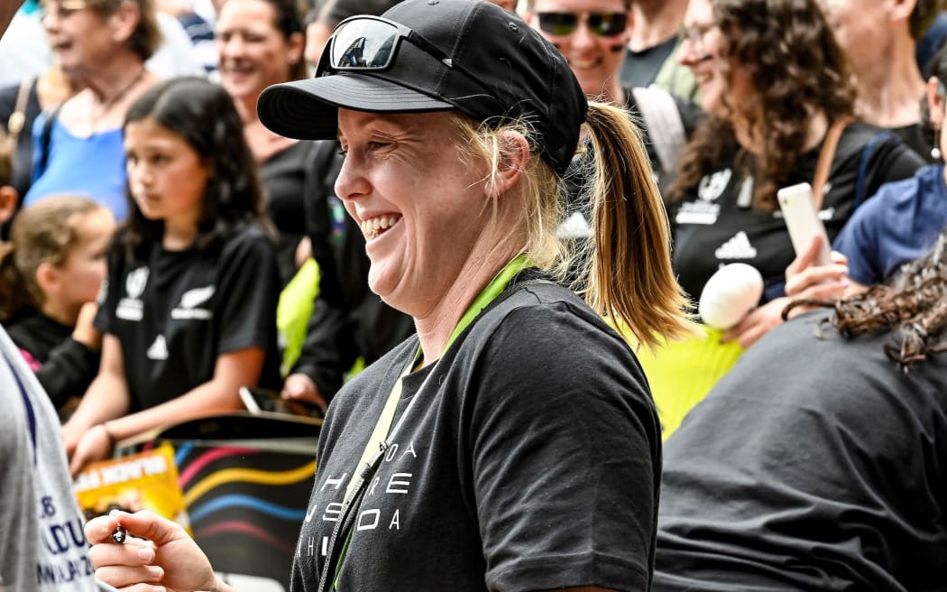 Kendra Cocksedge of New Zealand signs autographs for fans and supporters.
New Zealand Black Ferns Thank You Aotearoa - Celebrate #LikeaBlackFern event at Te Komititanga Square, Auckland, New Zealand on Sunday 13 November 2022. Mandatory credit: Alan Lee / www.photosport.nz