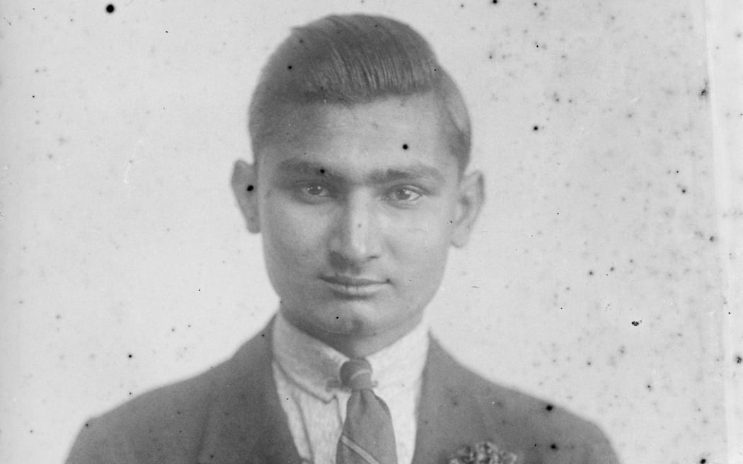 Te Papa portraits of Indians in Wellington likely taken between 1910's and 1940s