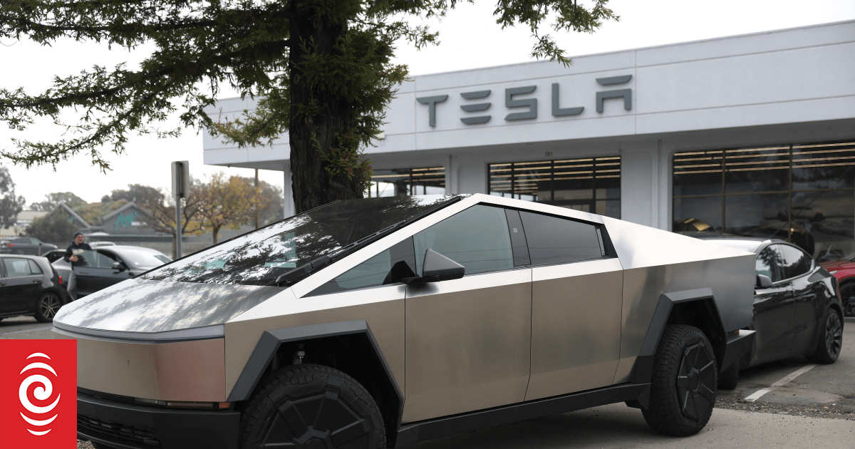 Tesla Cybertruck explodes at entrance of Trump Hotel in Las Vegas | RNZ