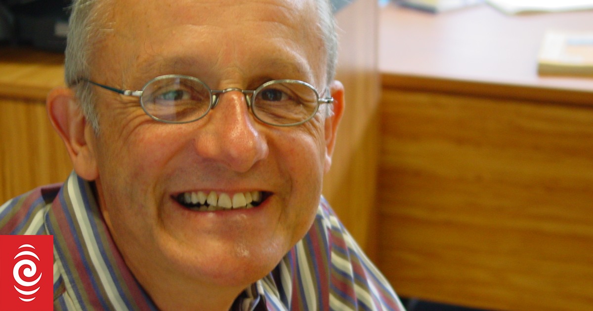 Toxicologist Public should've been told immediately about lead in