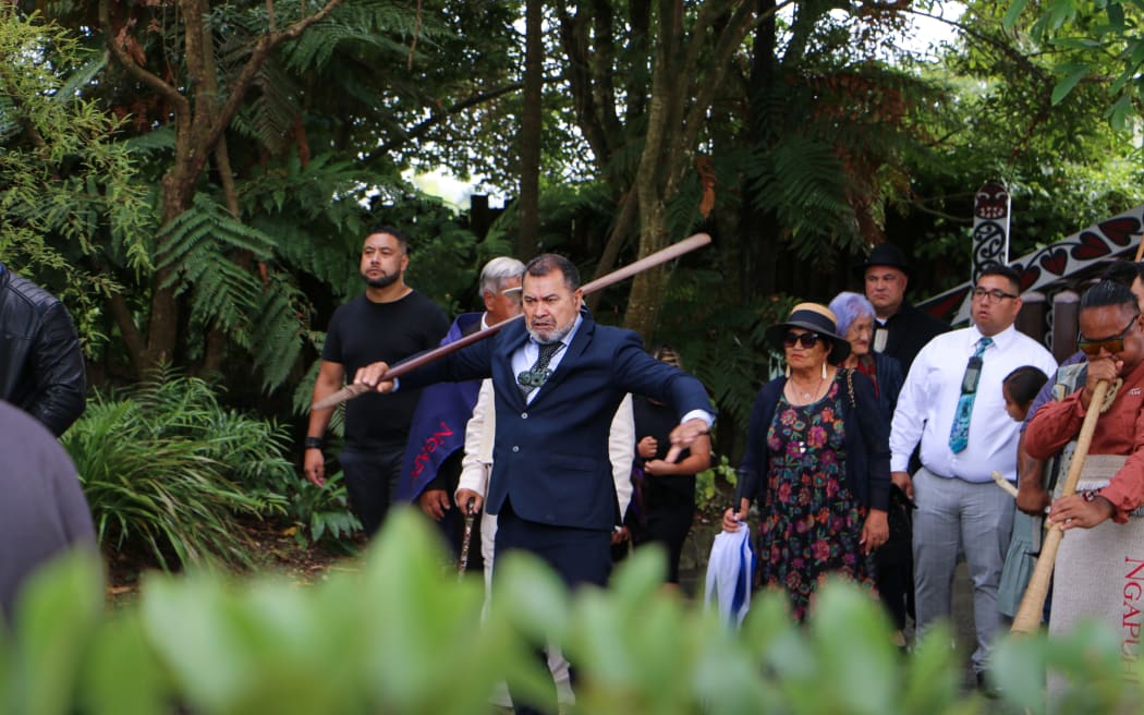 Ngāpuhi ope walk onto Tuurangawaewae Marae for hui-aa-motu