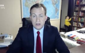 South Korean expert Robert Kelly interrupted on BBC by children.