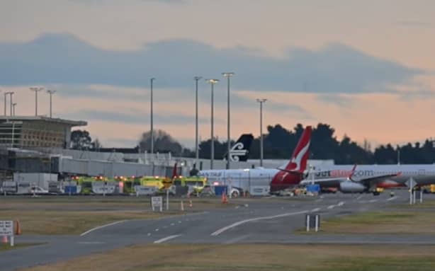 Smell of smoke in Air NZ plane cabin triggers emergency response at