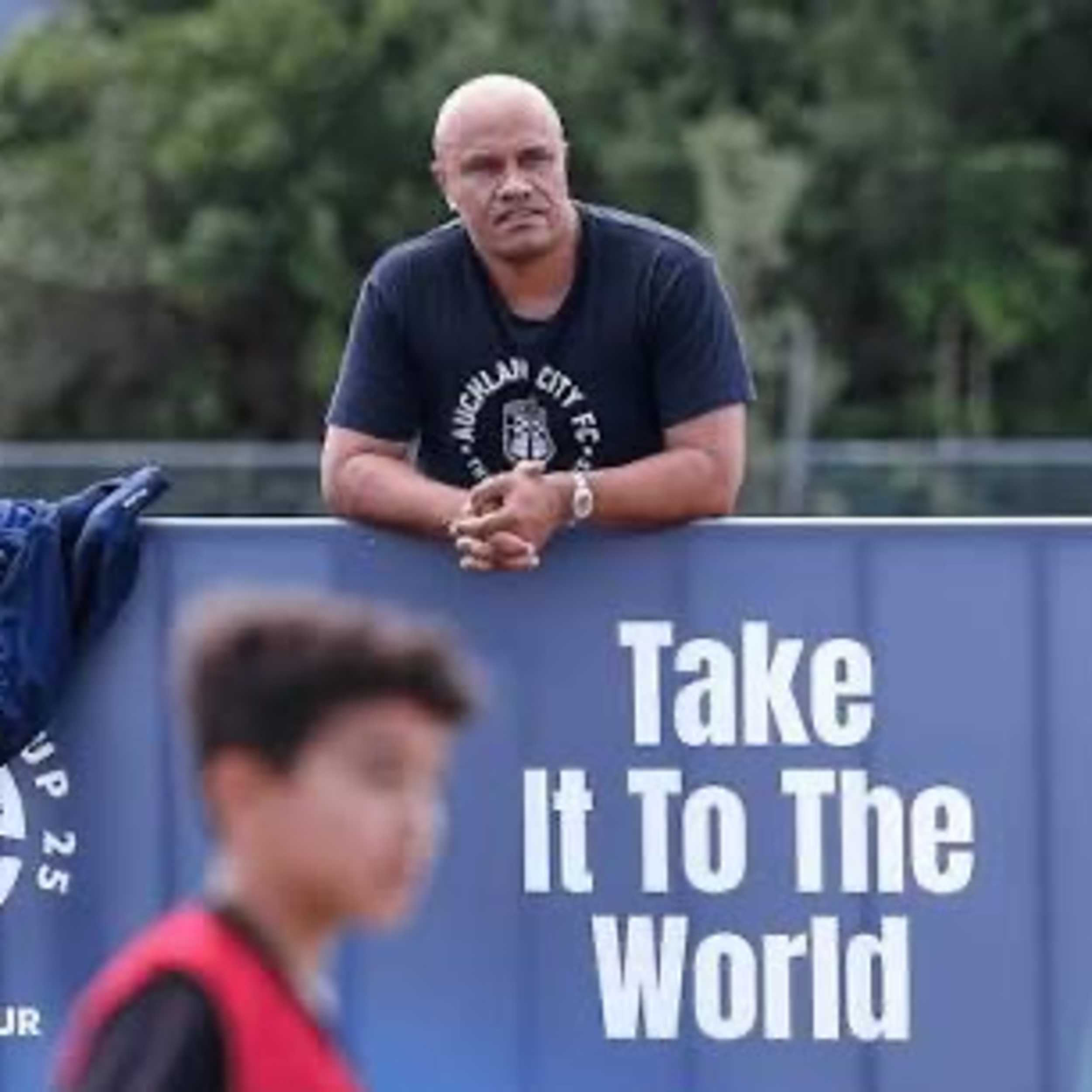 Gordon Watson on working with Ronaldo & Messi Gordon Watson on working with Ronaldo & Messi