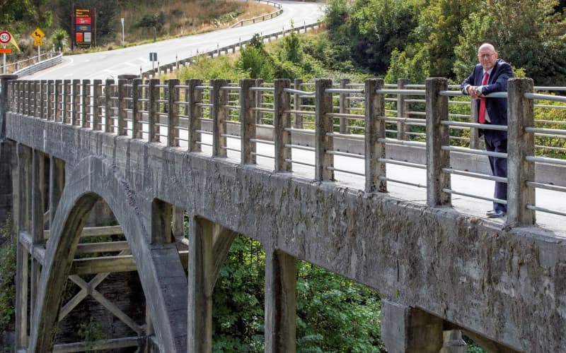 Edith Cavell Bridge reopens after Milford Sound quakes | RNZ
