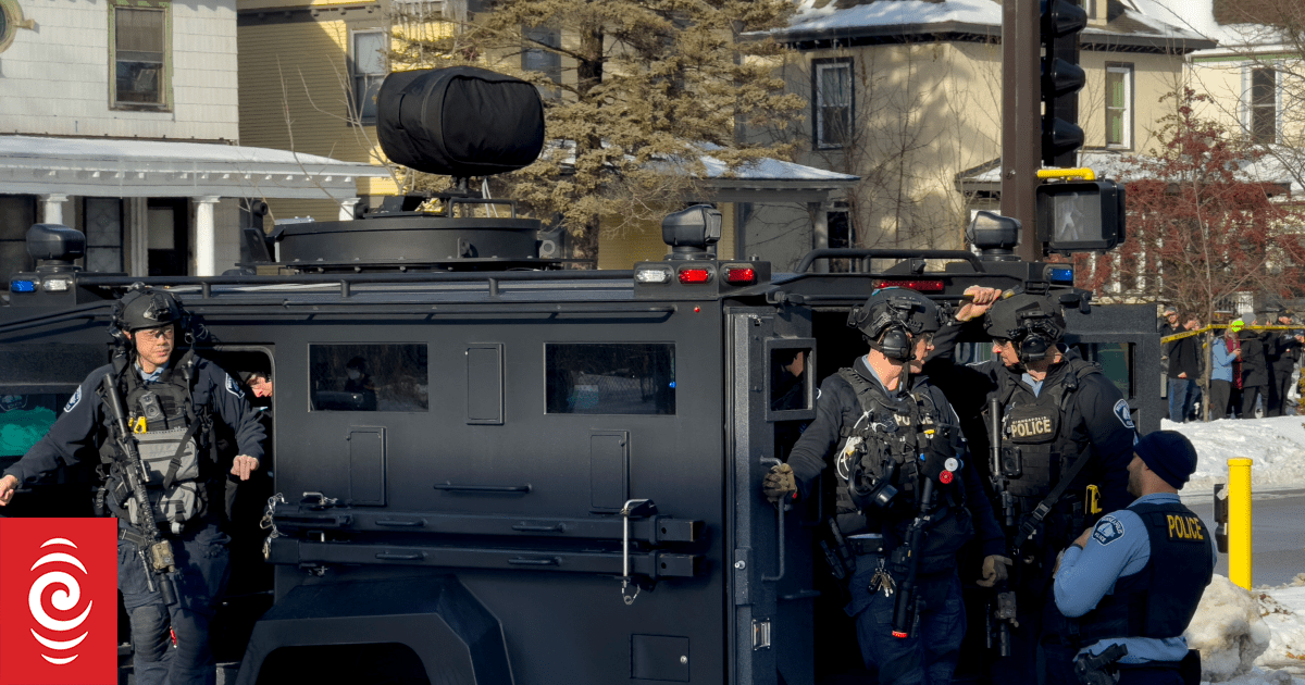 US immigration officer fatally shoots woman in Minneapolis