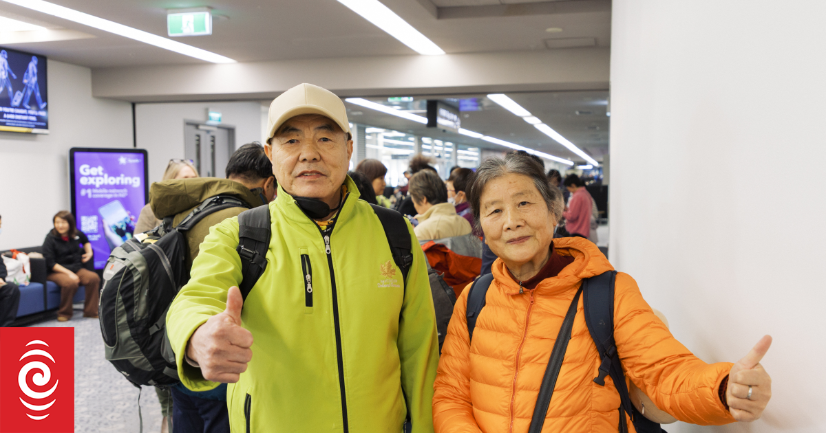 Passengers on 'world's longest direct flight' grateful for Auckland breather