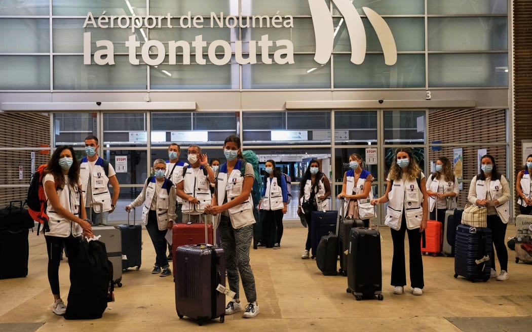 Arrival of 109 new caregivers at Tontouta airport, nurses and doctors in support of the Caledonian health services. They will support the teams of hospitals and health and social affairs department.