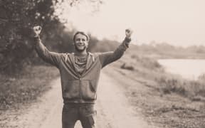 The photo of Brad that spread around the world after his accident