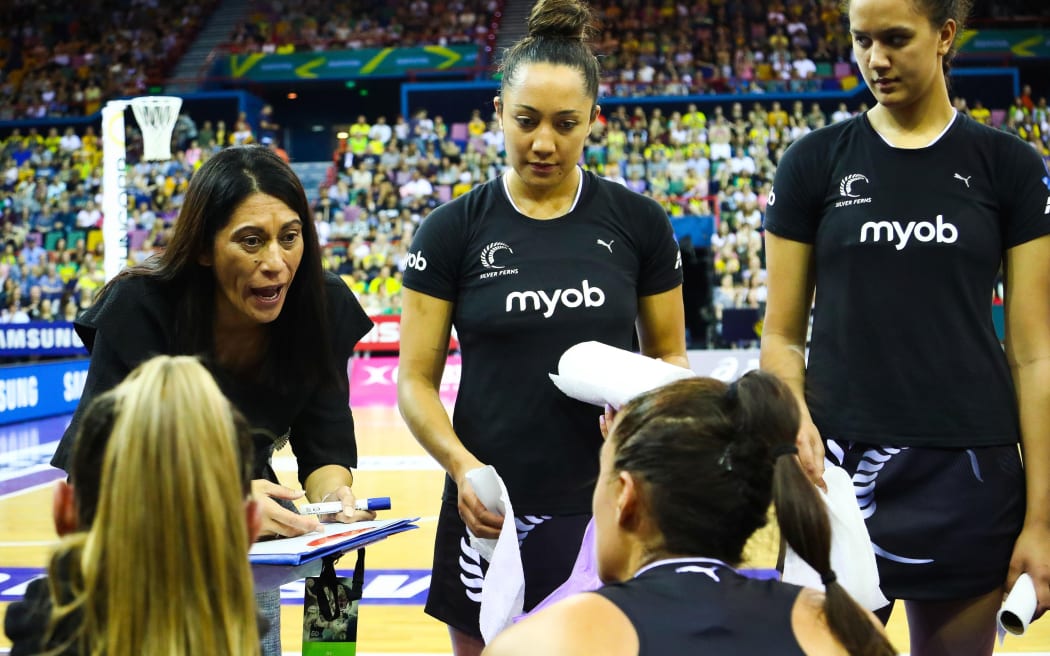 Head coach Noeline Taurua directing the Silver Ferns in between quarters