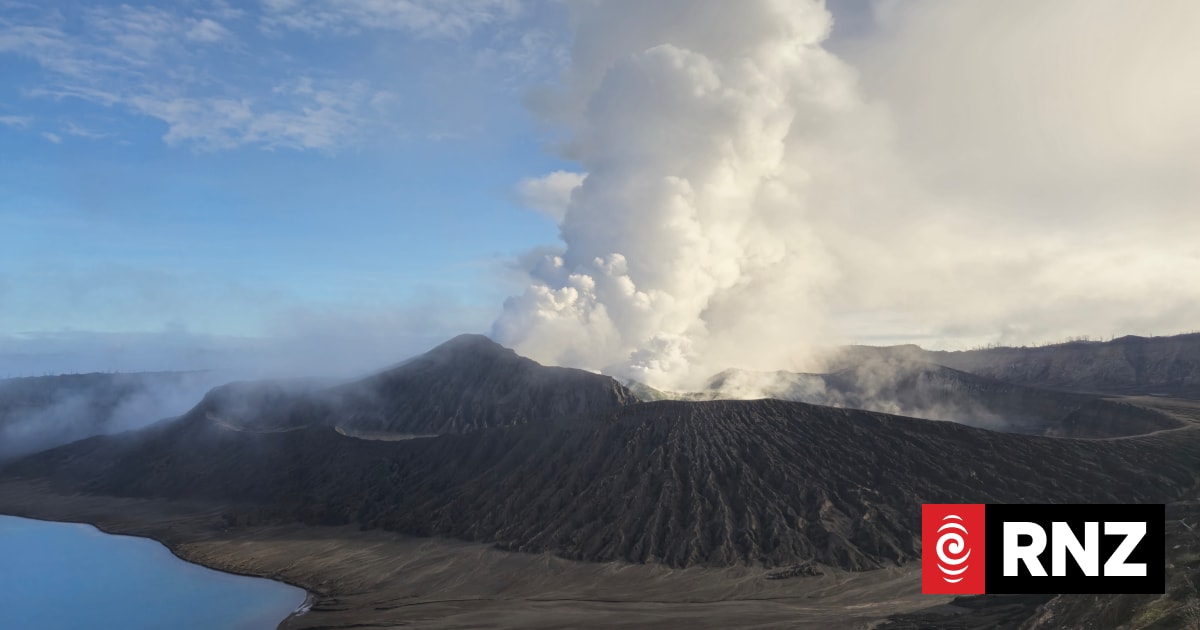 Our Changing World: Analysing ash and studying Vanuatu’s volcanoes