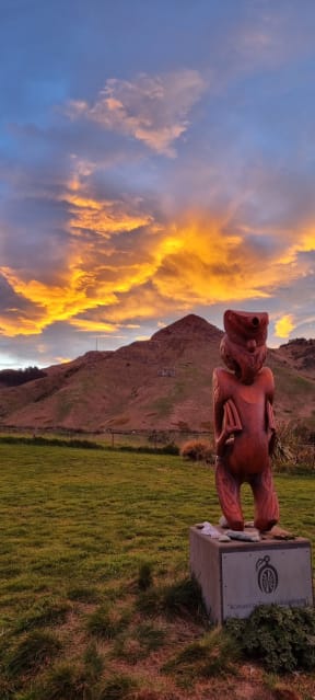 Pou - Kōauau o Tāne Whakapiripiri