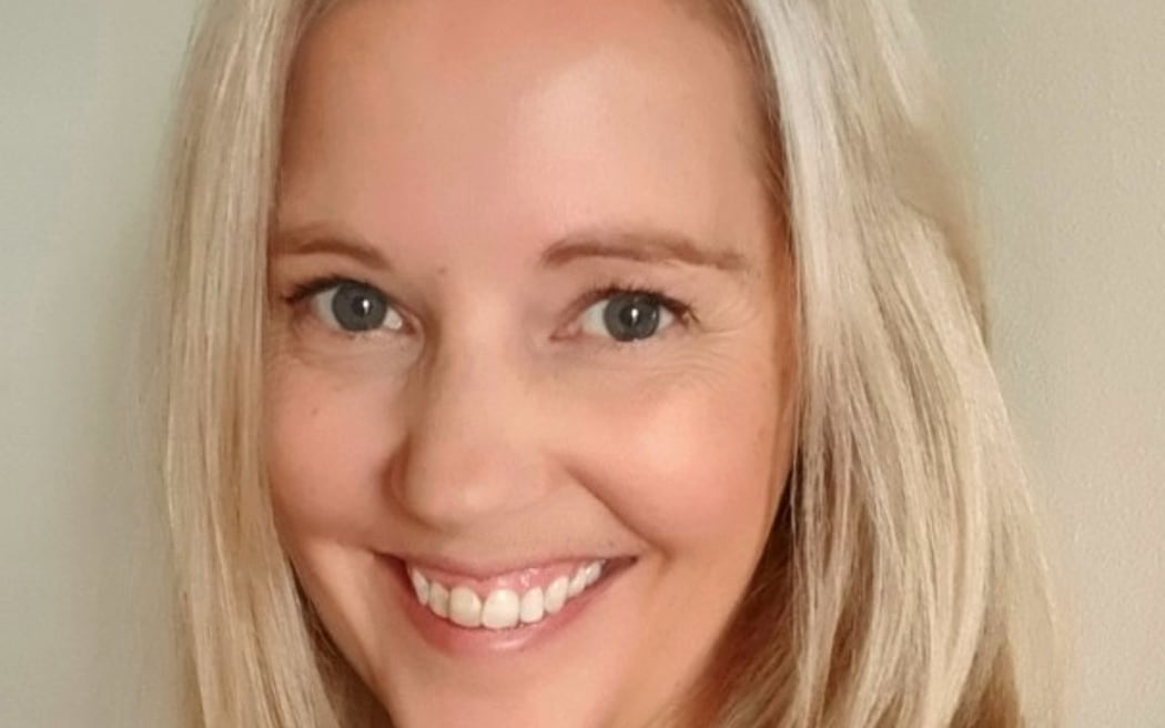 Dr Anna Brooks