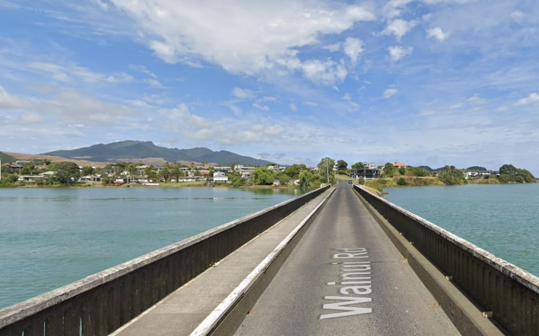 The one lane Wainui Rd bridge.