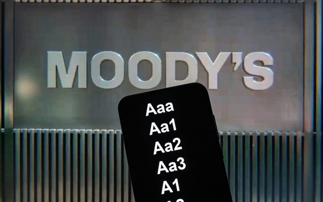 France, 2025-04-11. Illustration, financial rating agencies, Moody s logo and rating grid on screens. Photograph by Jean-Marc Barrere / Hans Lucas.
France, 2025-04-11. Illustration, agences de notation financiere, logo de l agence Moody s et grille de notation sur des ecrans. Photographie par Jean-Marc Barrere / Hans Lucas. (Photo by Jean-Marc Barrère / Hans Lucas / Hans Lucas via AFP)