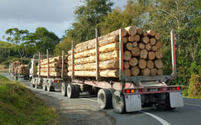 log truck in northland