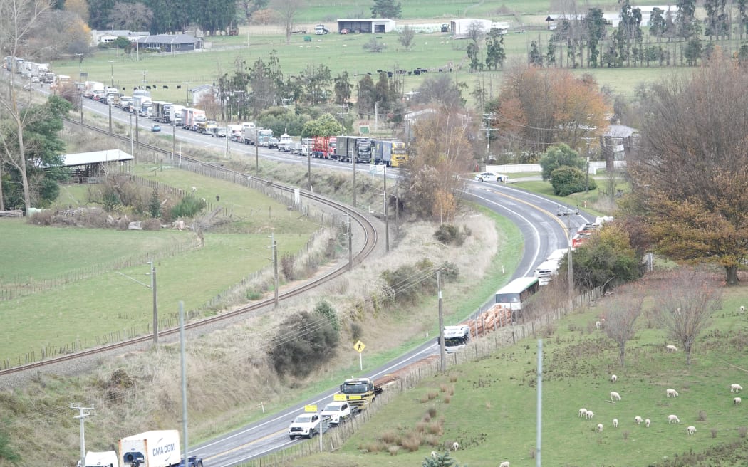 Three vehicles have crashed on State Highway 1, just south of Taihape on Monday.