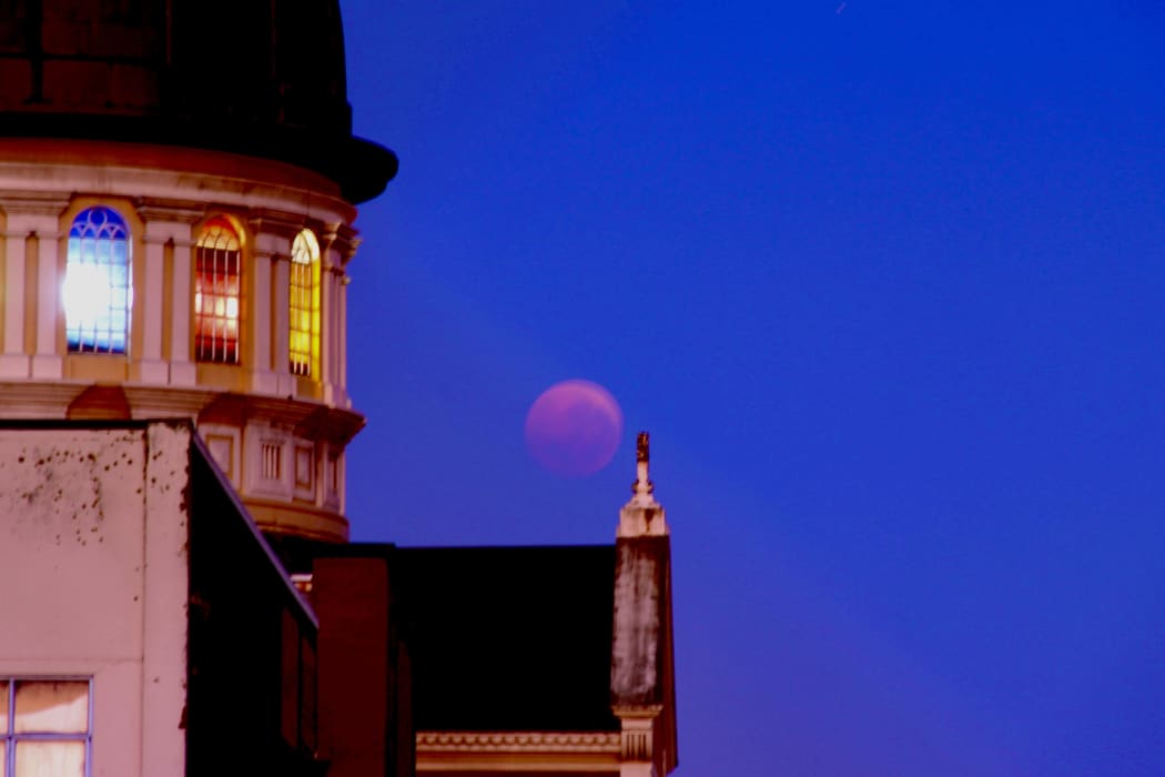 The lunar eclipse (blood moon).