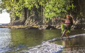 Tahitian dancer Poemoana.